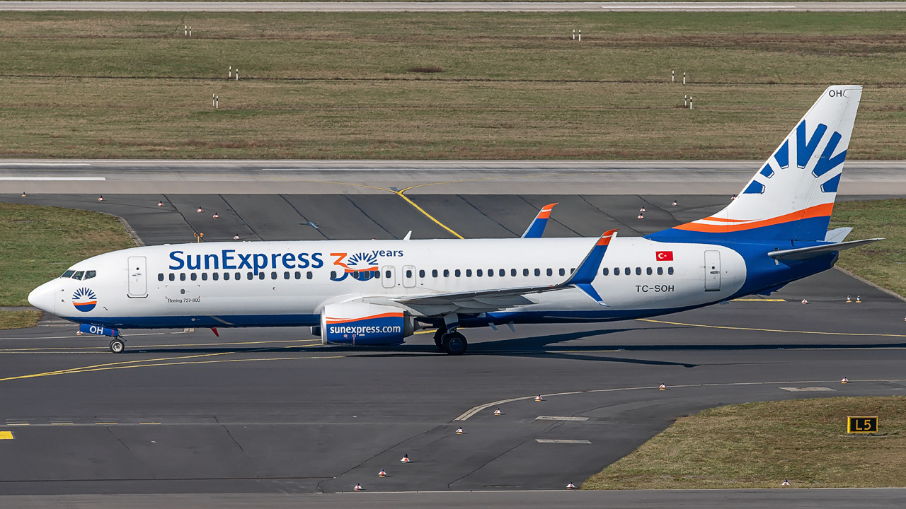 TC-SOH SunExpress Boeing 737-800