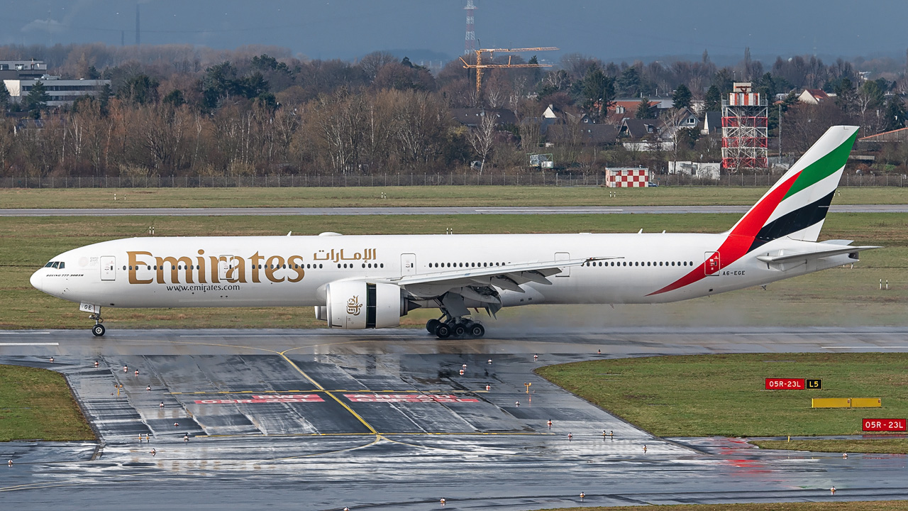 A6-EGE Emirates Boeing 777-300(ER)