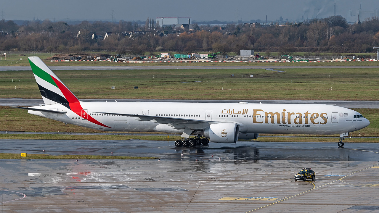 A6-EGE Emirates Boeing 777-300(ER)