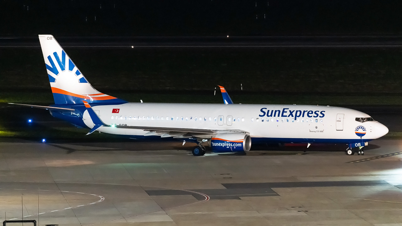 TC-SOB SunExpress Boeing 737-800