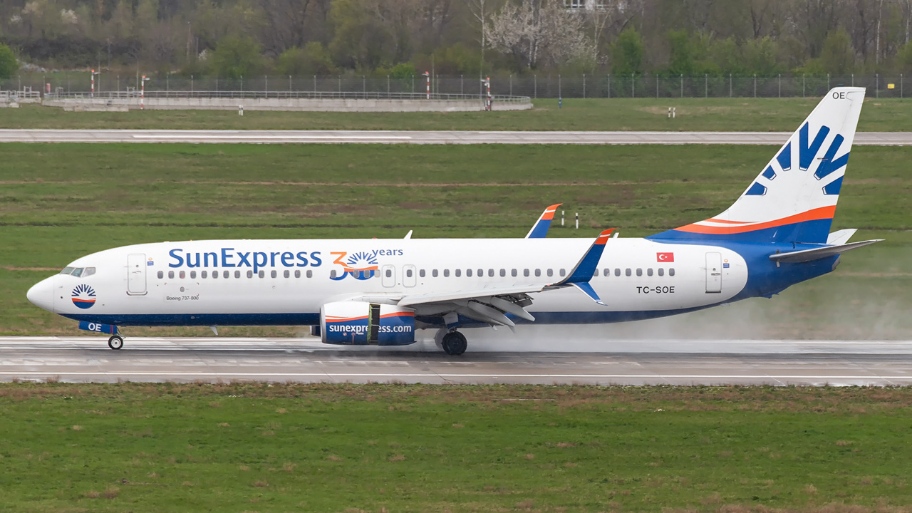 TC-SOE SunExpress Boeing 737-800