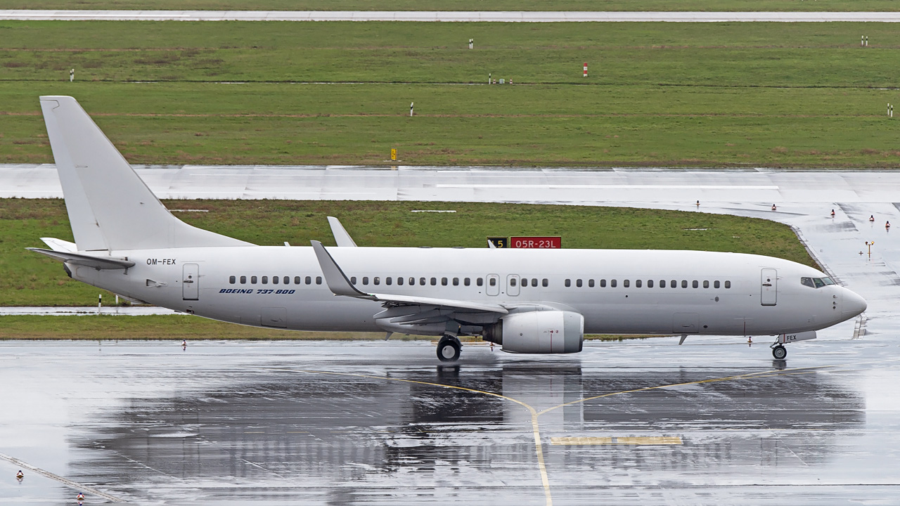 OM-FEX AirExplore Boeing 737-800