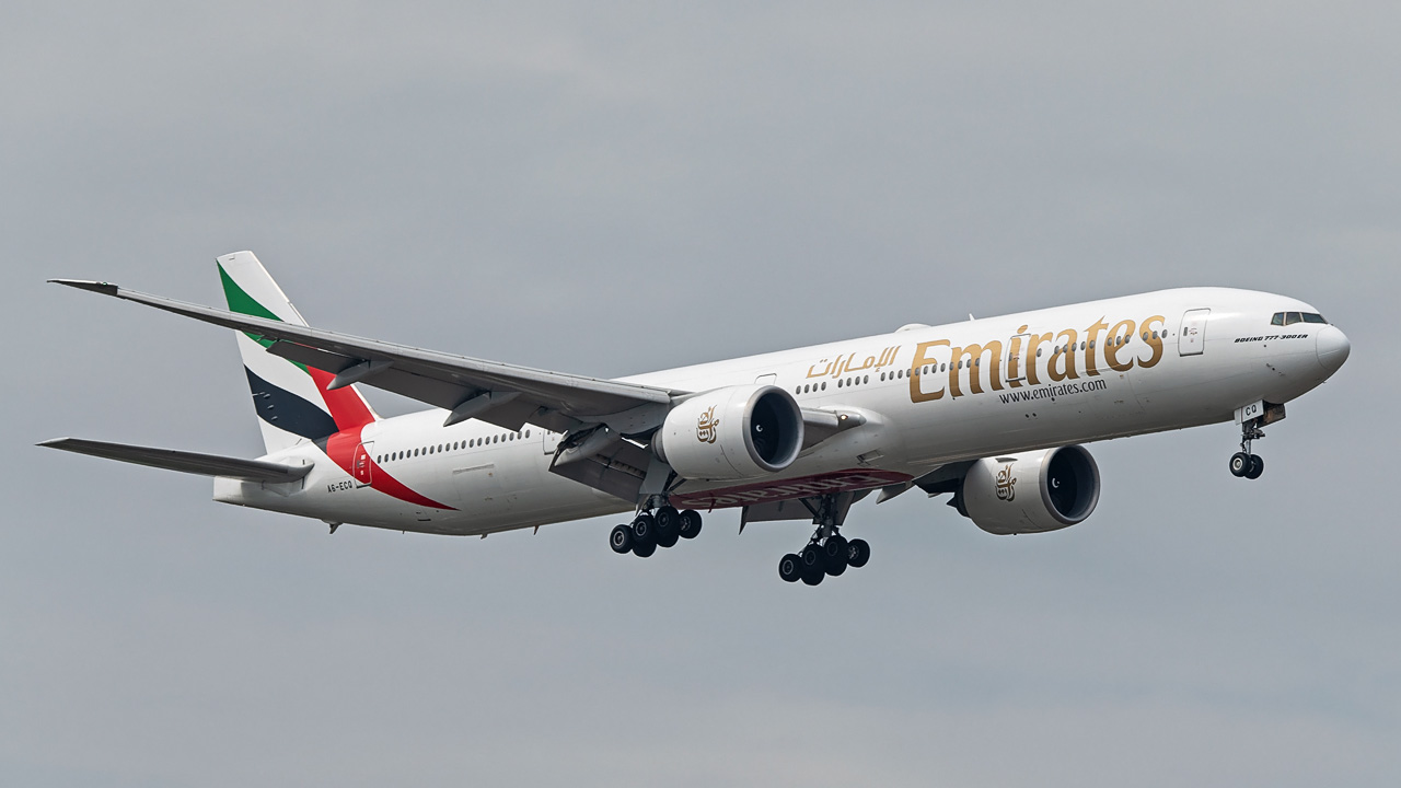 A6-ECQ Emirates Boeing 777-300(ER)