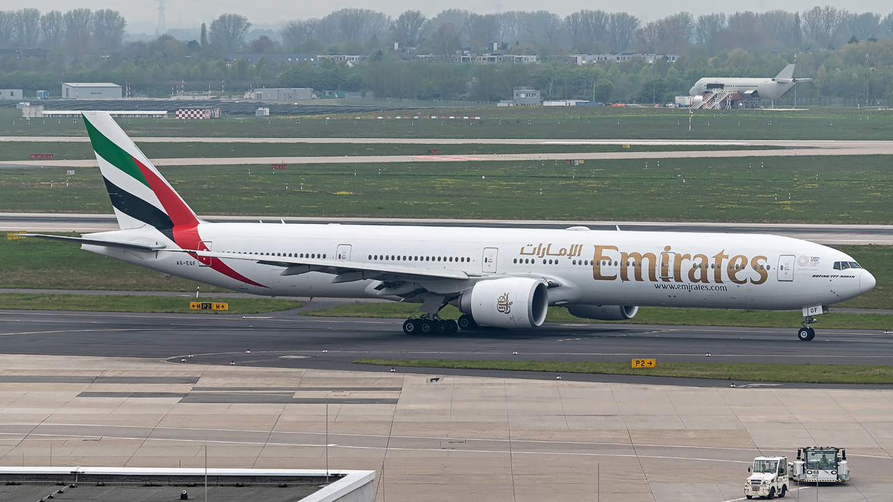 A6-EGF Emirates Boeing 777-300(ER)