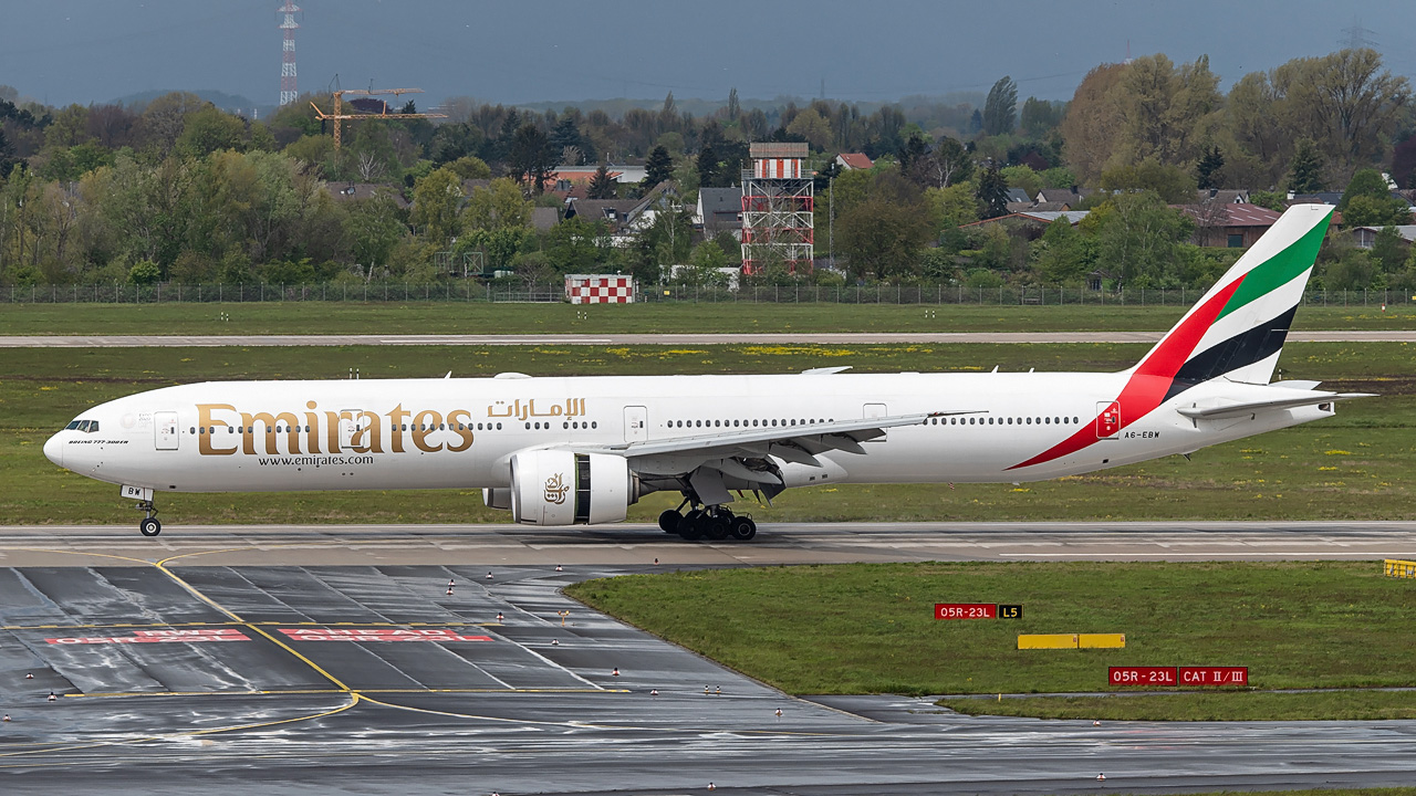 A6-EBW Emirates Boeing 777-300(ER)