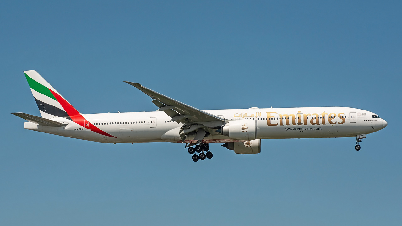 A6-EPV Emirates Boeing 777-300(ER)