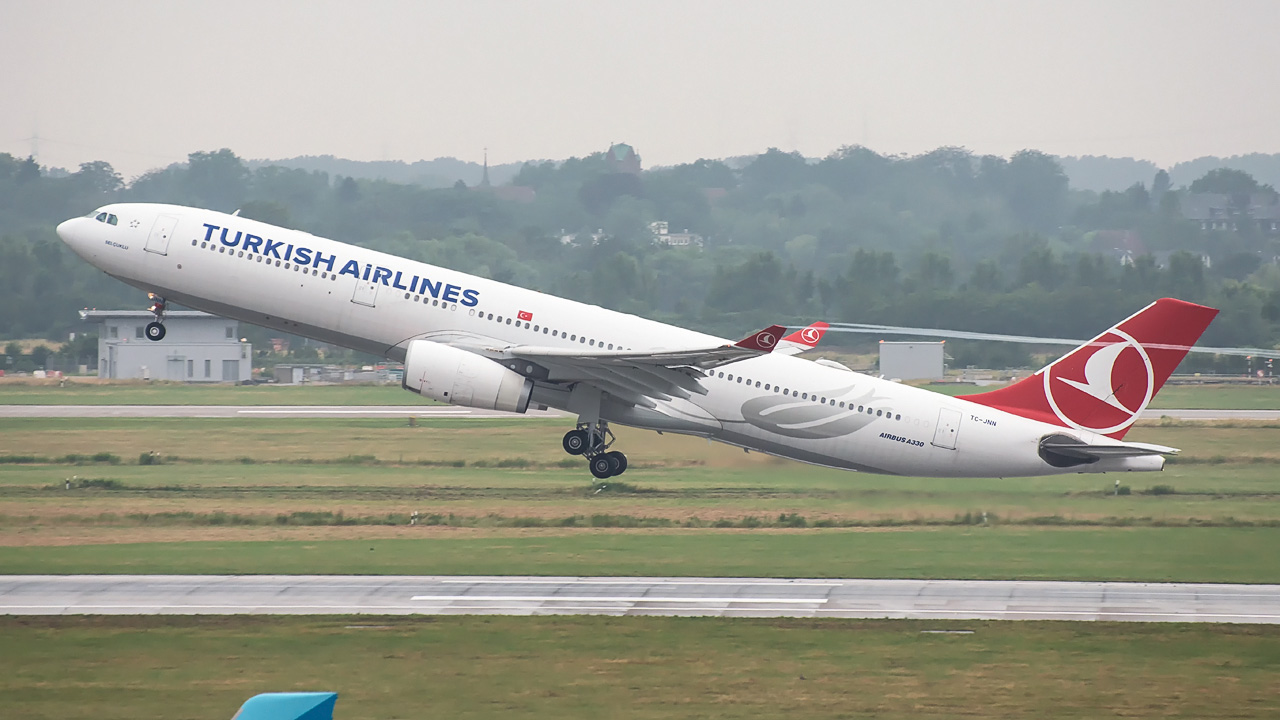 TC-JNN Turkish Airlines Airbus A330-300