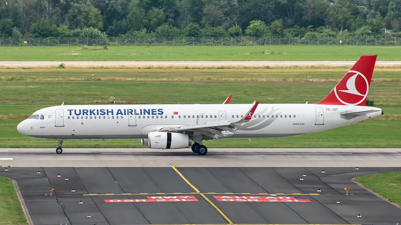 TC-JST Turkish Airlines Airbus A321-200/S