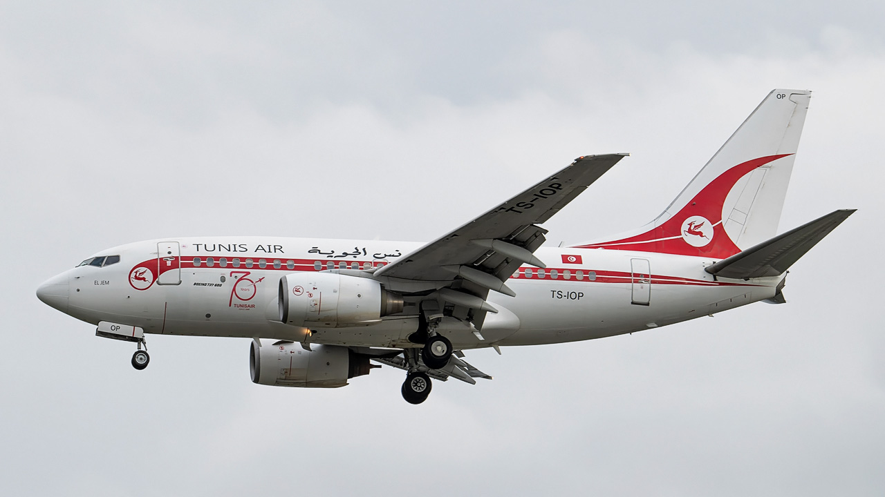 TS-IOP Tunis Air Boeing 737-600