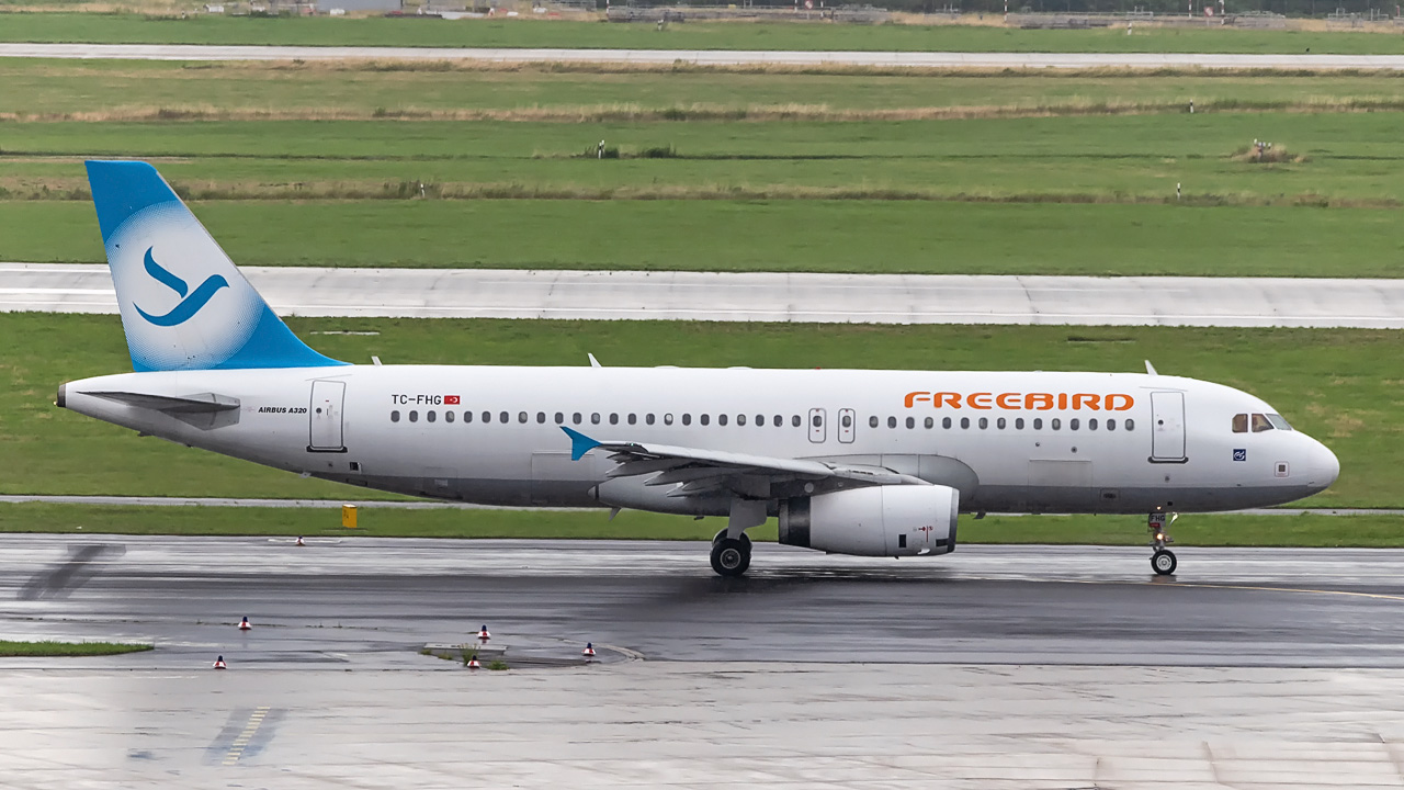 TC-FHG Freebird Airlines Airbus A320-200