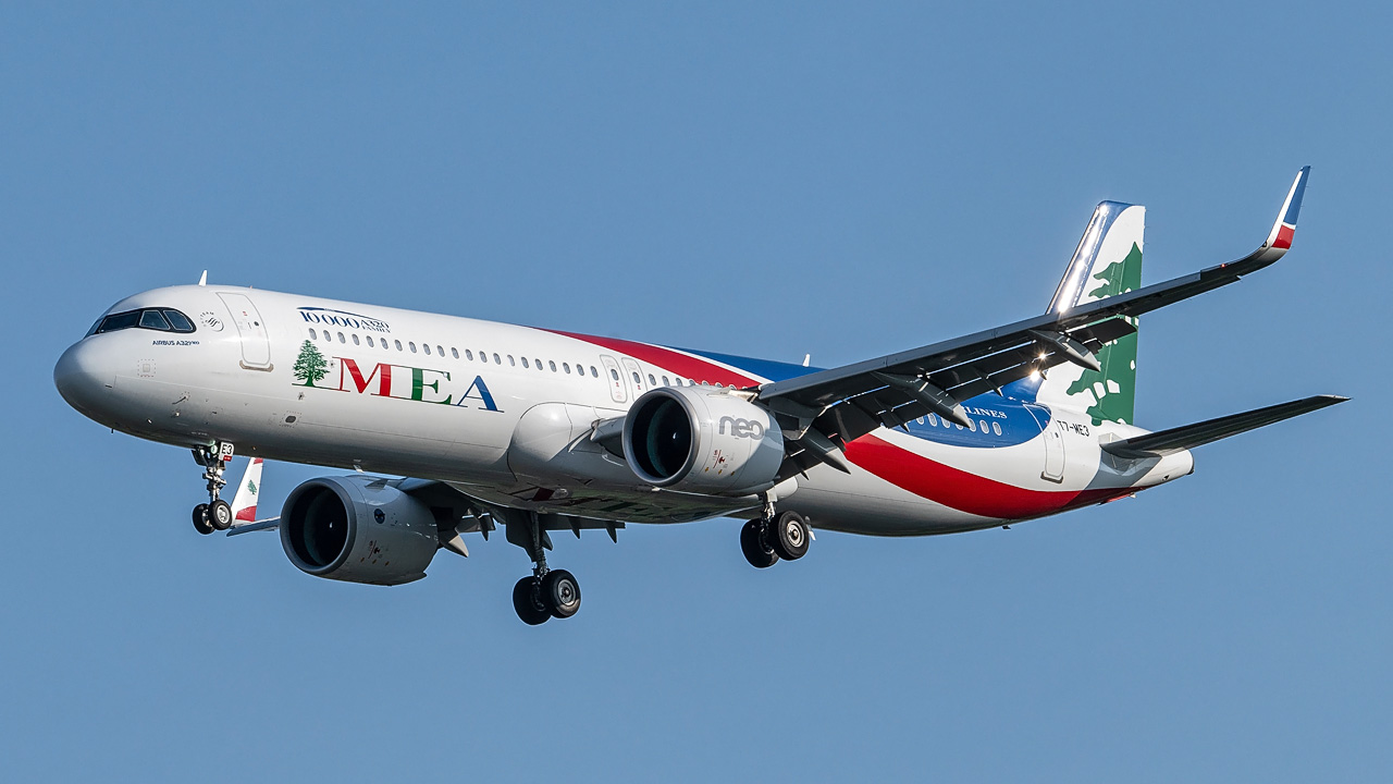 T7-ME3 Middle East Airline Airbus A321-200neo