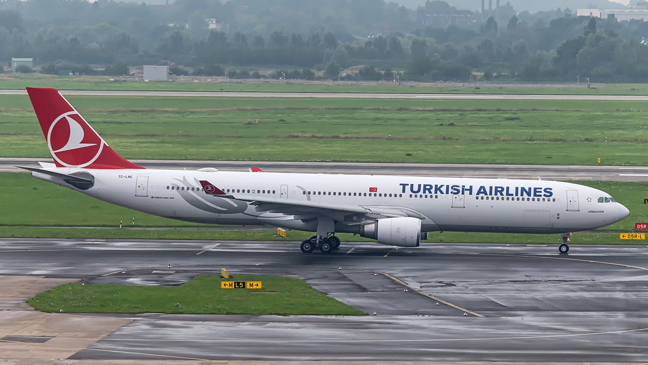 TC-LNE Turkish Airlines Airbus A330-300