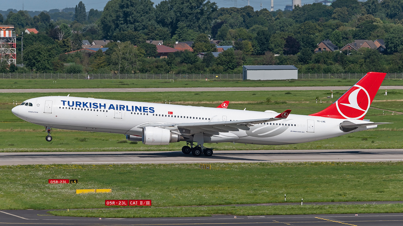 TC-LNE Turkish Airlines Airbus A330-300