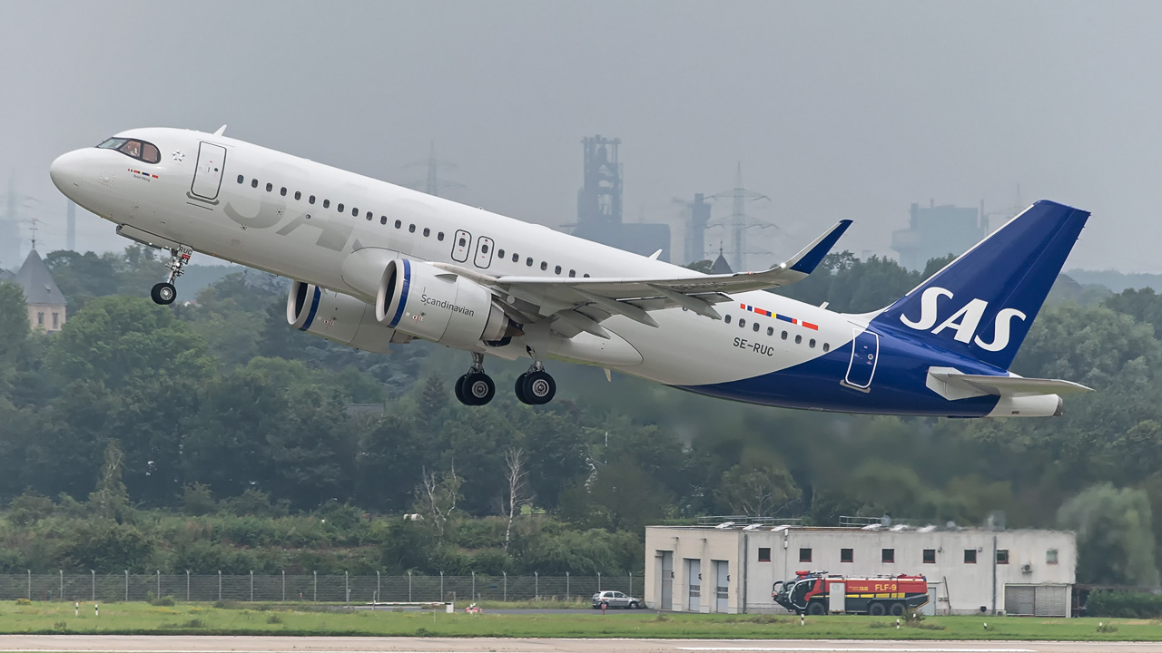 SE-RUC Scandinavian Airlines (SAS) Airbus A320-200neo