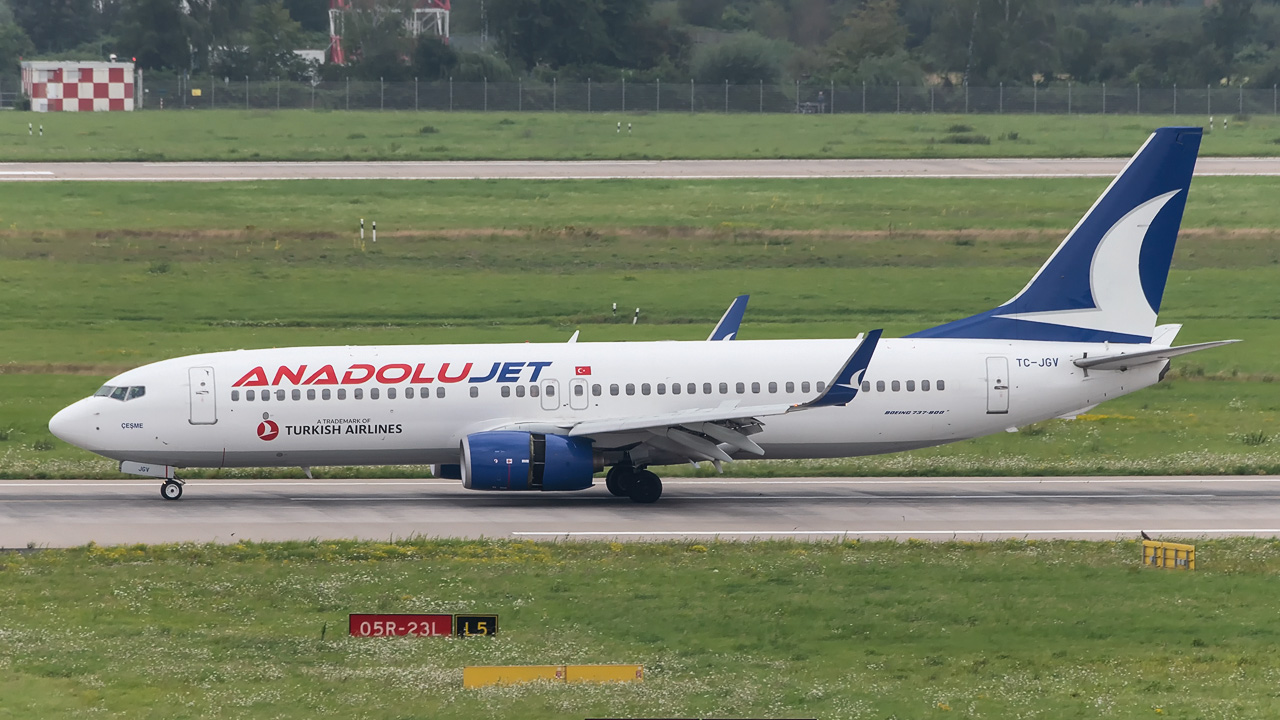 TC-JGV AnadoluJet Boeing 737-800