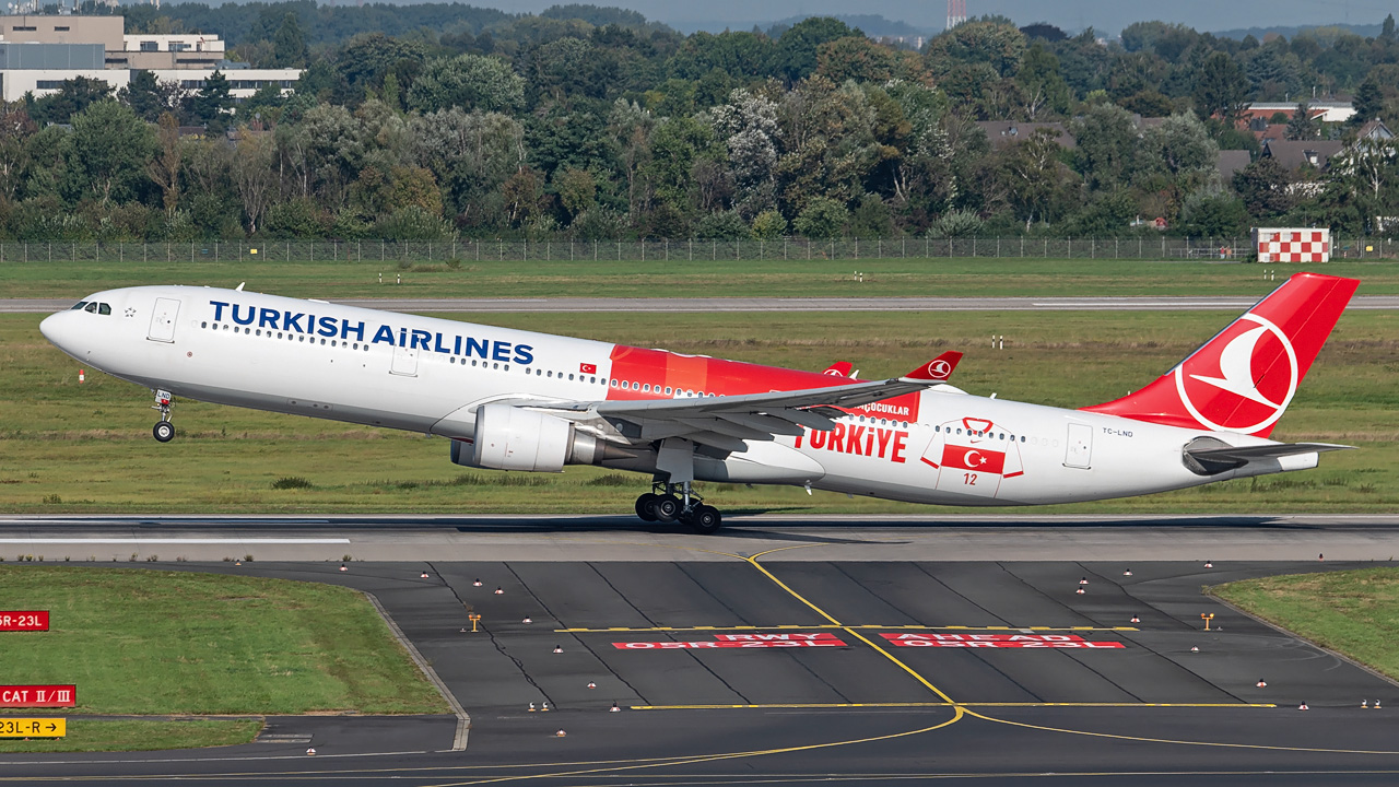 TC-LND Turkish Airlines Airbus A330-300