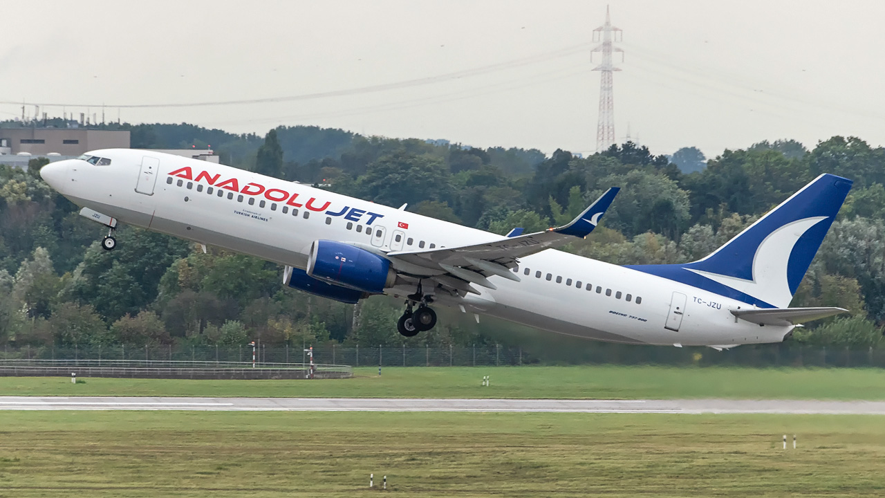 TC-JZU AnadoluJet Boeing 737-800