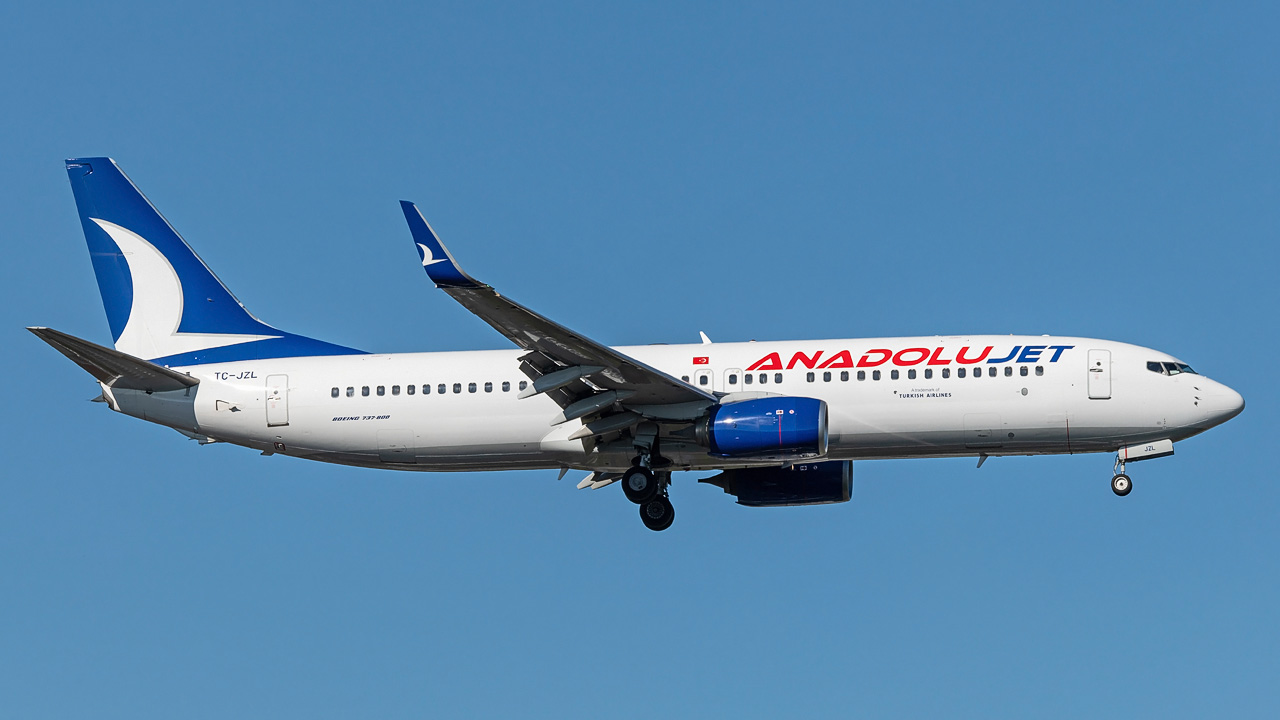 TC-JZL AnadoluJet Boeing 737-800