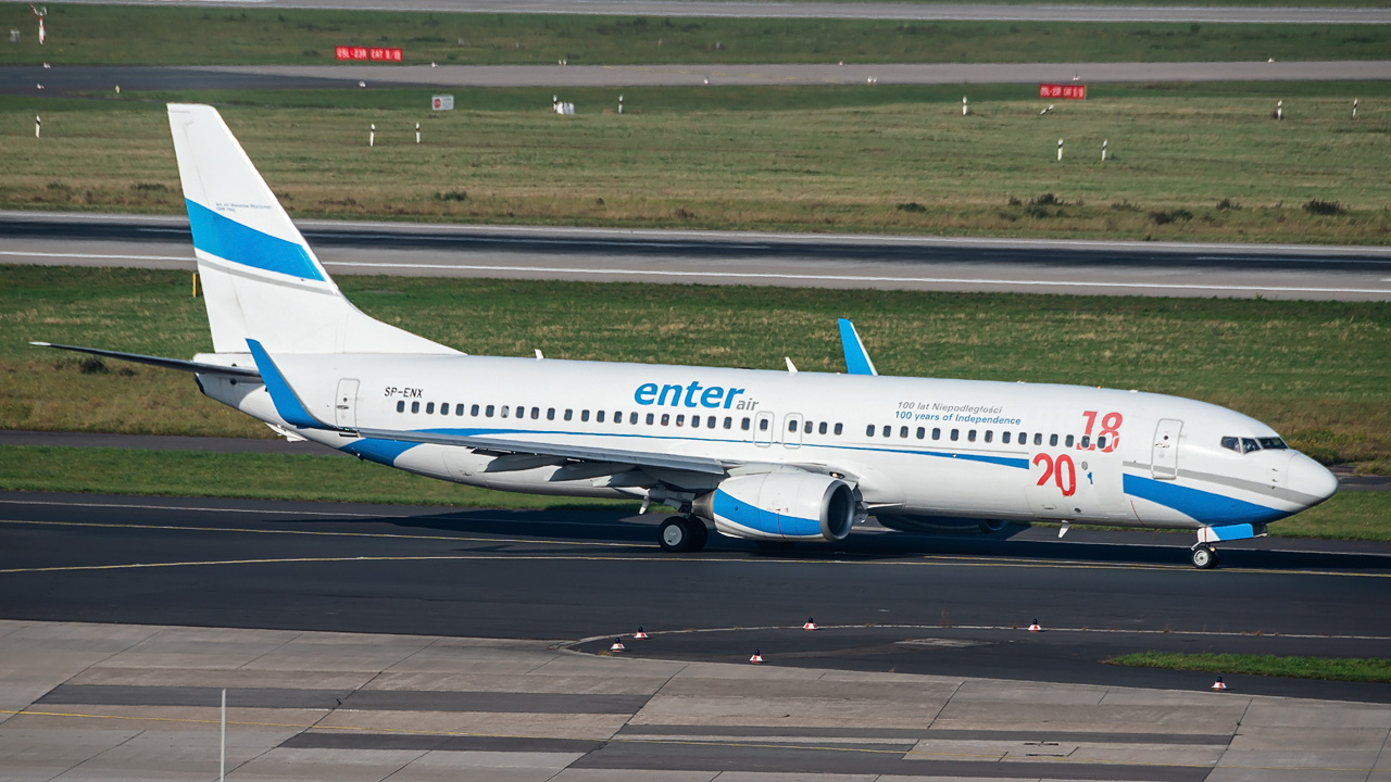 SP-ENX Enter Air Boeing 737-800