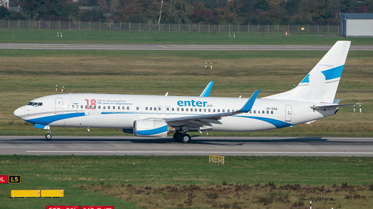 SP-ENX Enter Air Boeing 737-800