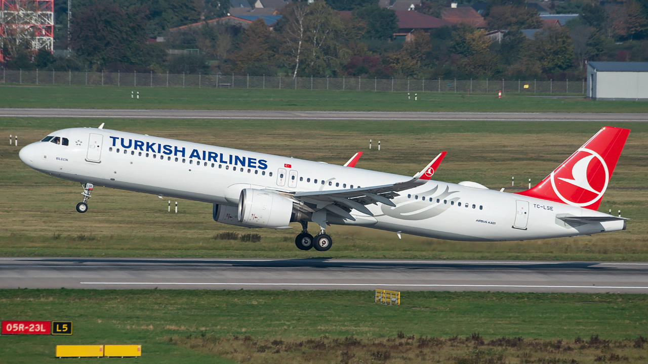 TC-LSE Turkish Airlines Airbus A321-200neo