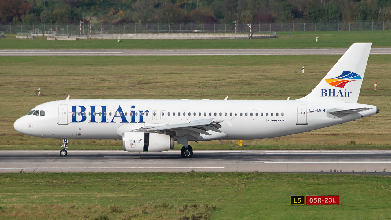 LZ-BHM BH Air Airbus A320-200