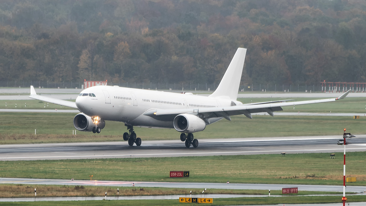 OE-ISR Avolon Airbus A330-200