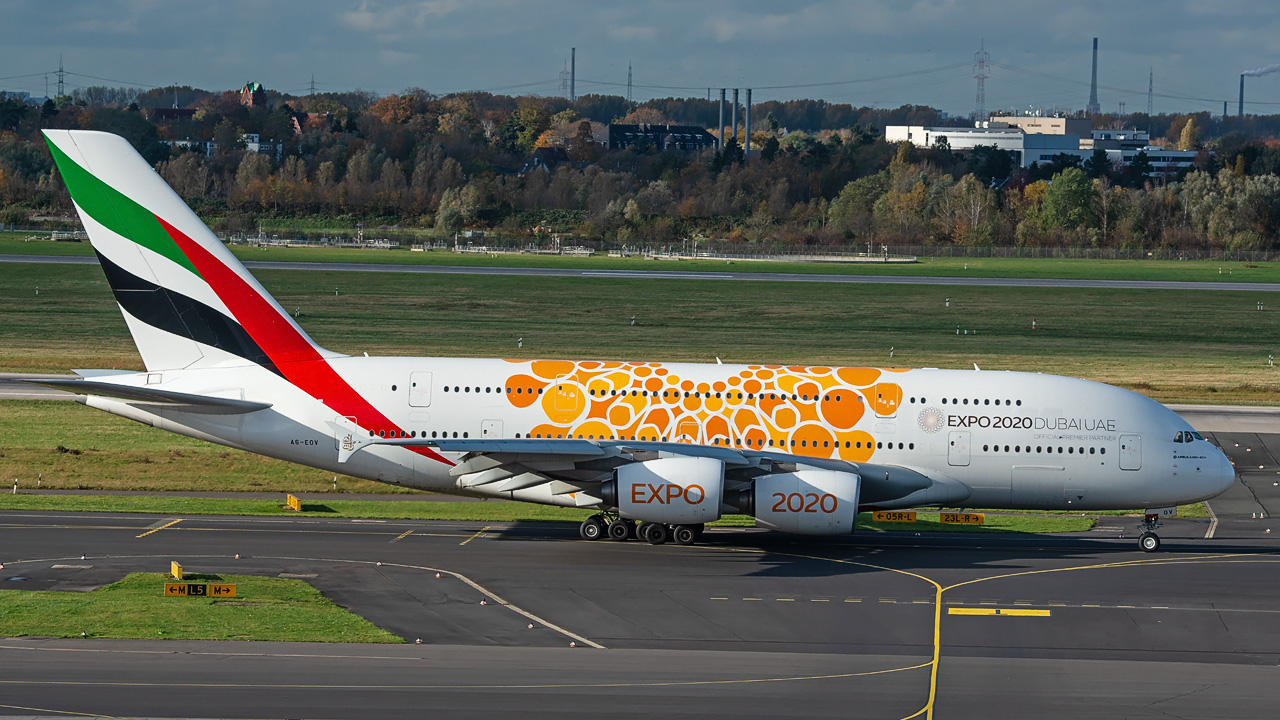 A6-EOV Emirates Airbus A380-800