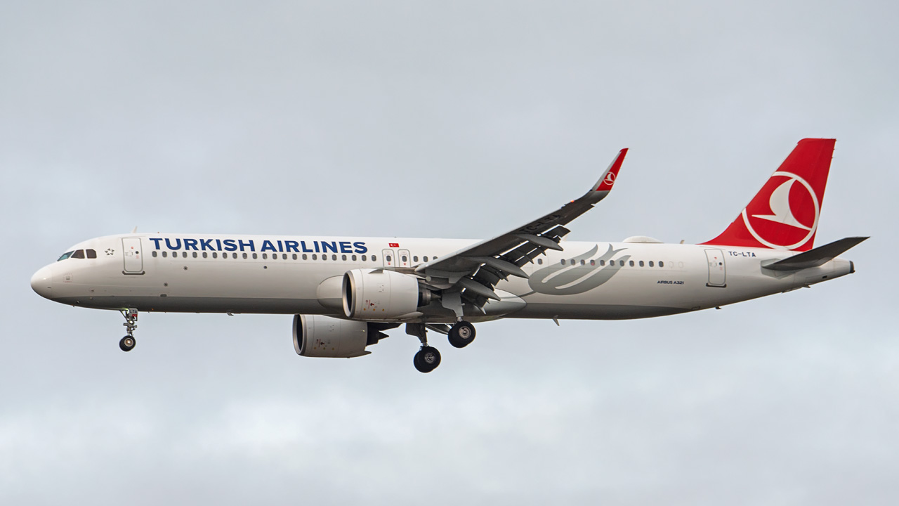 TC-LTA Turkish Airlines Airbus A321-200neo