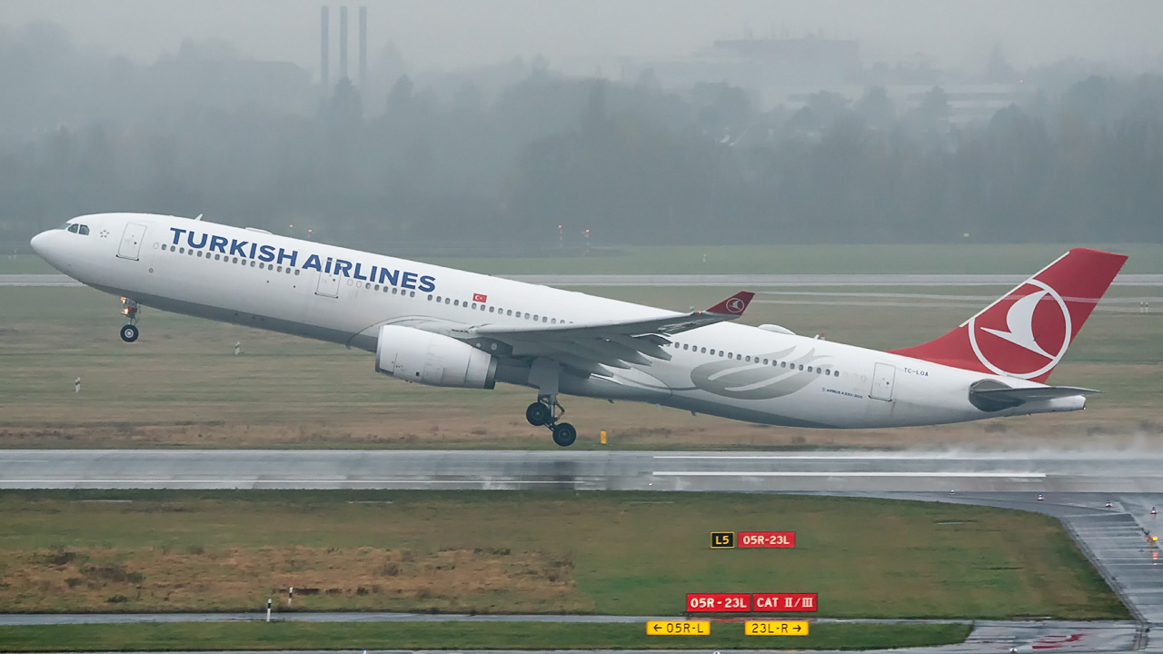 TC-LOA Turkish Airlines Airbus A330-300