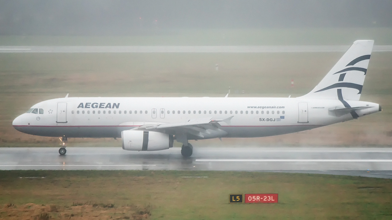 SX-DGJ Aegean Airlines Airbus A320-200