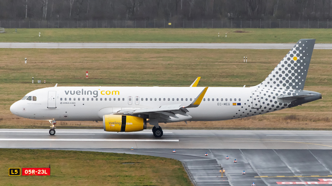 EC-MEQ Vueling Airbus A320-200/S