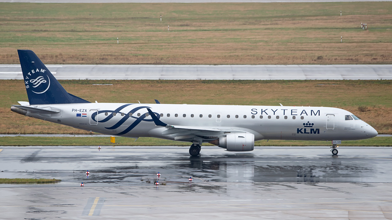 PH-EZX KLM cityhopper Embraer ERJ-190