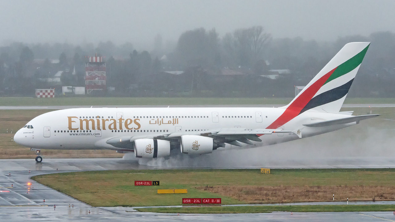 A6-EEJ Emirates Airbus A380-800