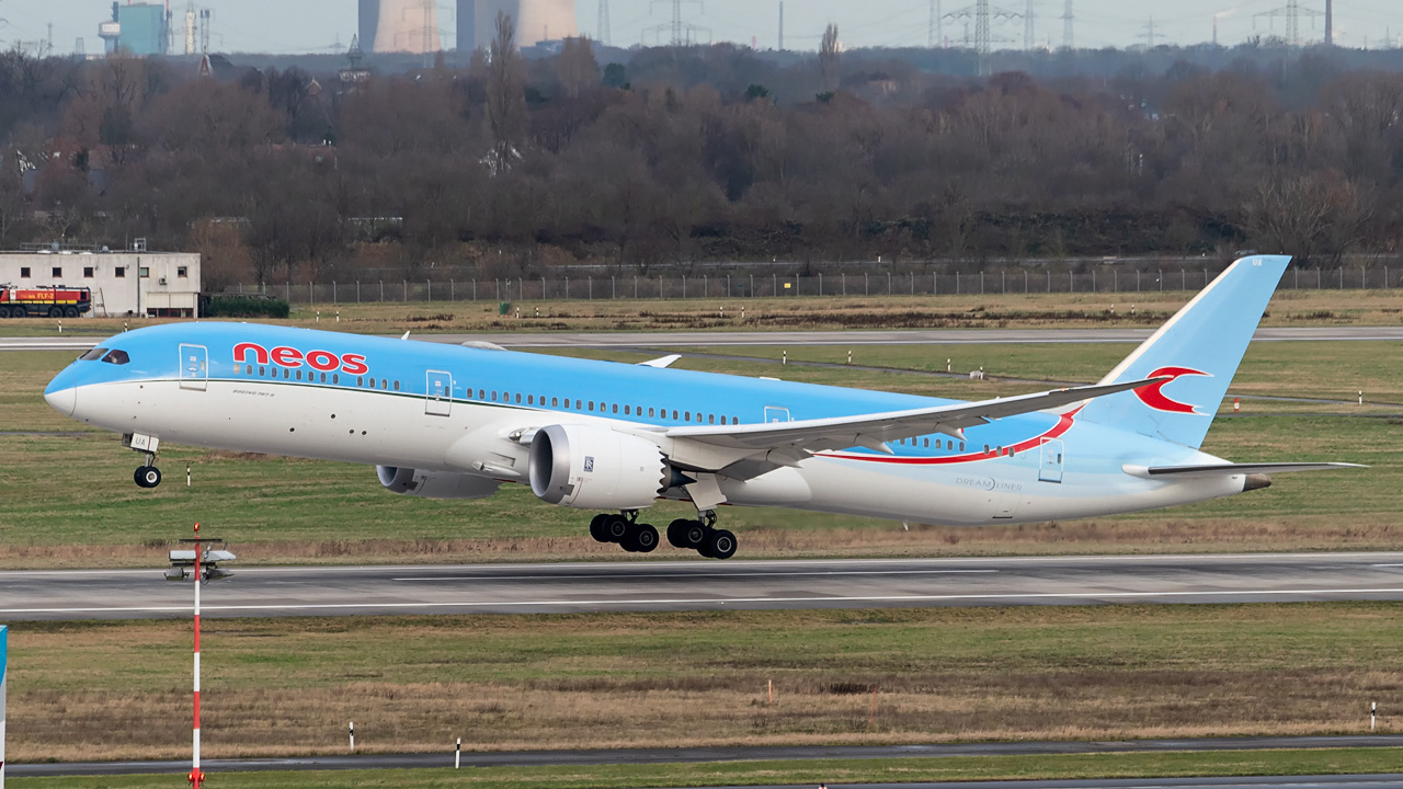 EI-NUA NEOS Boeing 787-9 Dreamliner