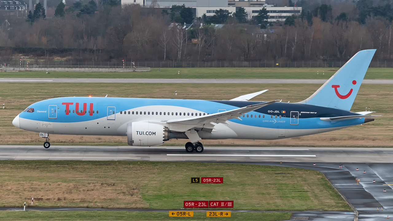 OO-JDL TUI Airlines Belgium Boeing 787-8 Dreamliner