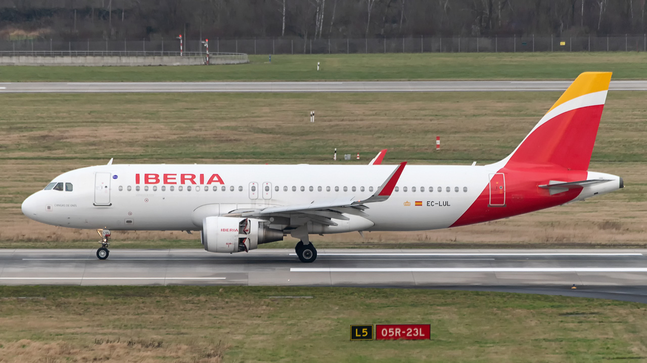 EC-LUL Iberia Airbus A320-200