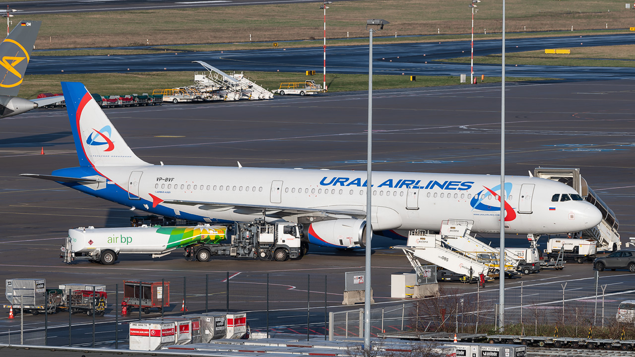 VP-BVF Ural Airlines Airbus A321-200