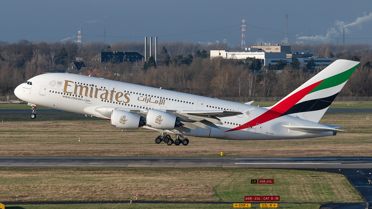 A6-EOZ Emirates Airbus A380-800