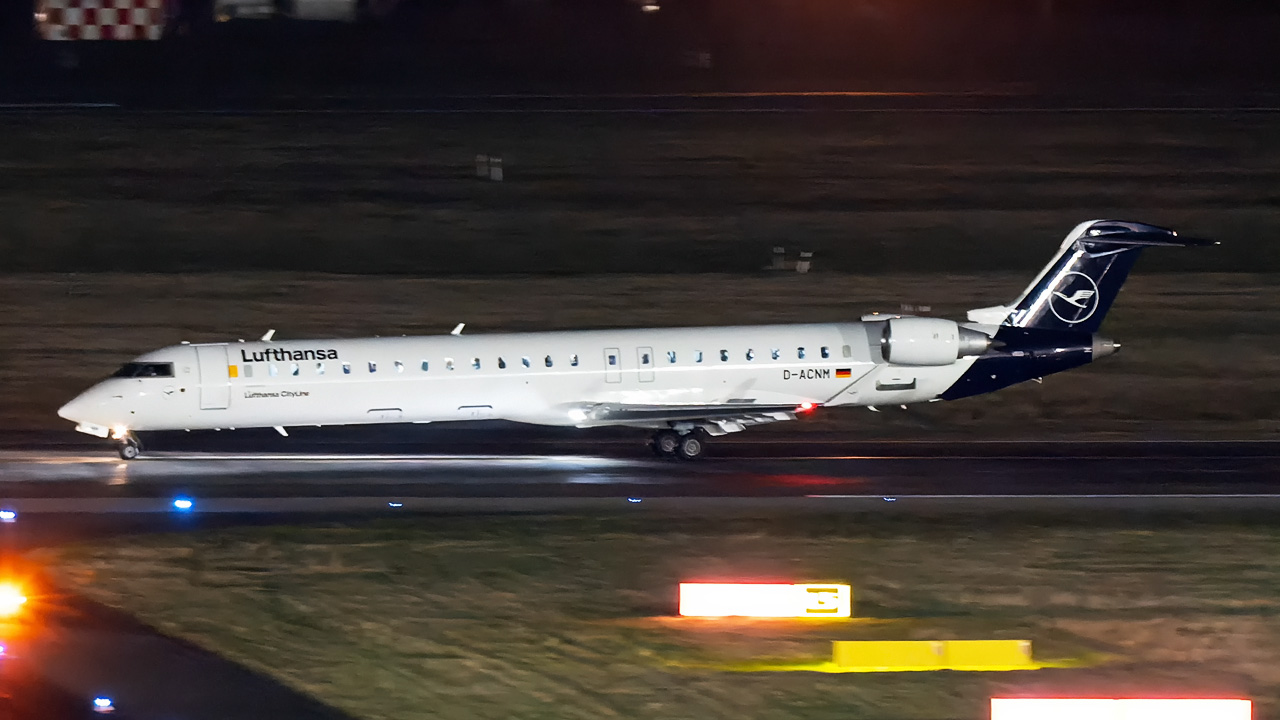 D-ACNM Lufthansa CityLine Canadair CRJ900