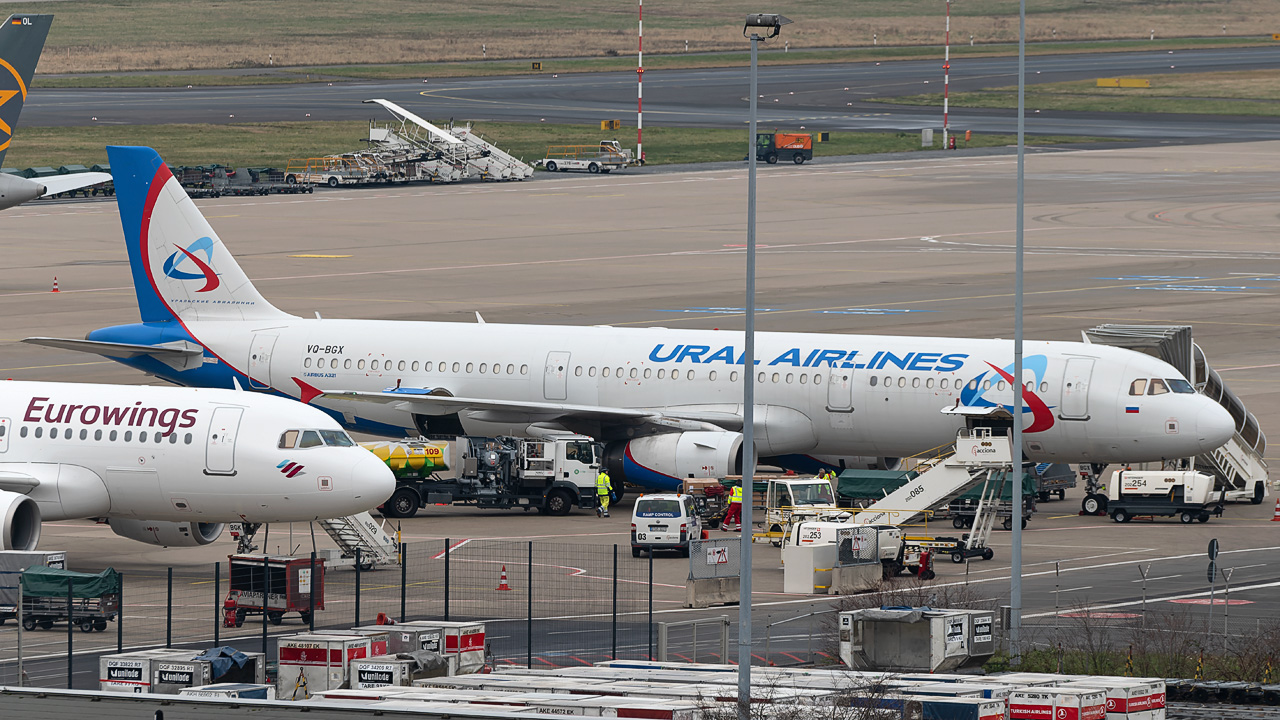 VQ-BGX Ural Airlines Airbus A321-200