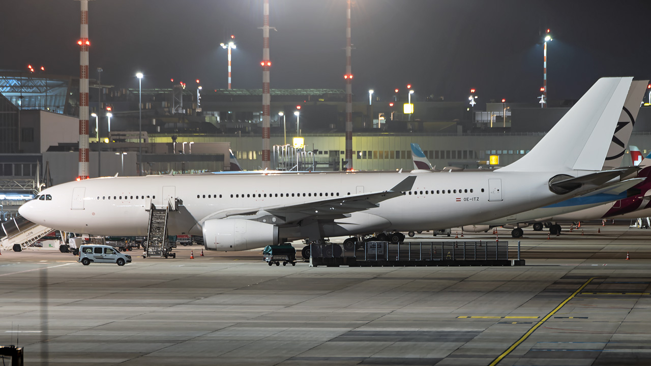 OE-ITZ Condor Airbus A330-200