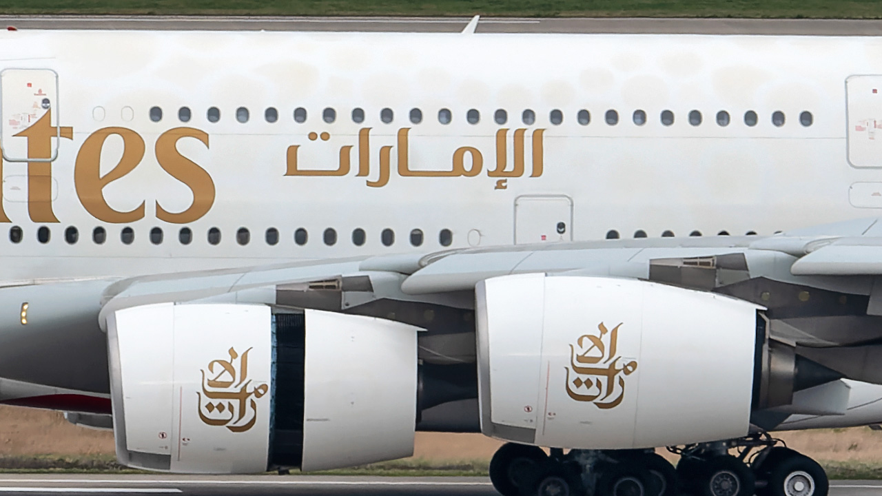 A6-EOW Emirates Airbus A380-800