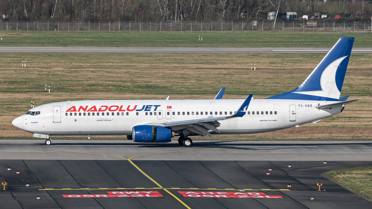 TC-SBR AnadoluJet Beoing 737-800