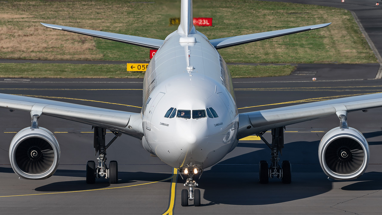 D-AIYC Condor Airbus A330-200