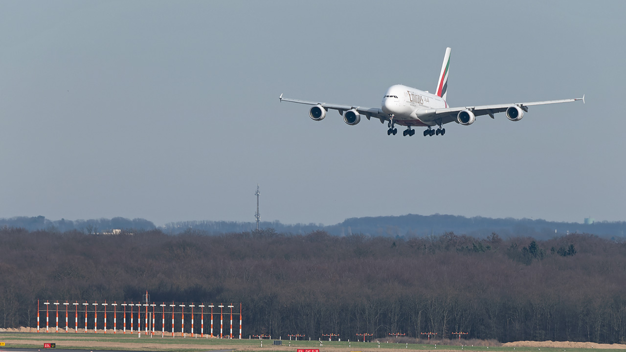 A6-EUE Emirates Airbus A380-800