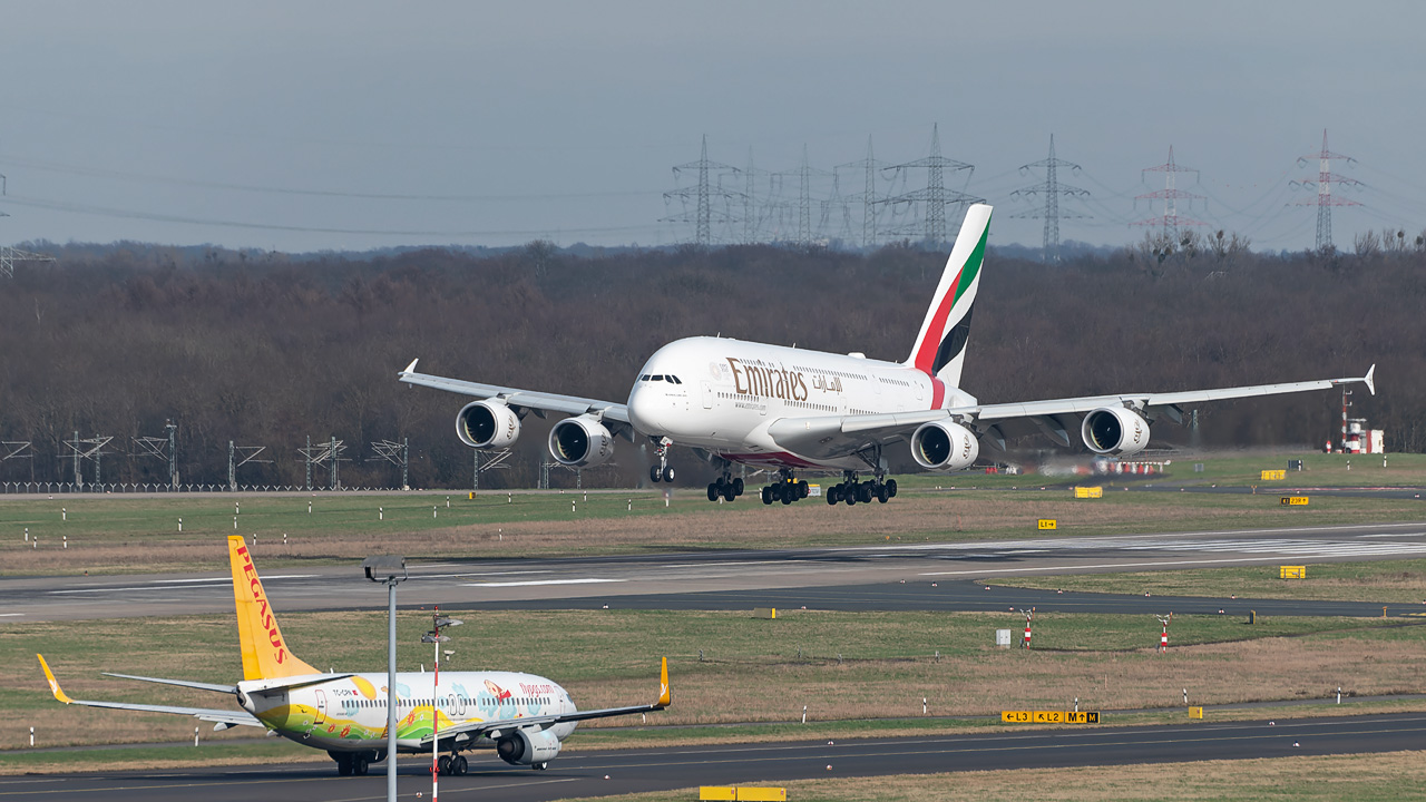 A6-EUE Emirates Airbus A380-800