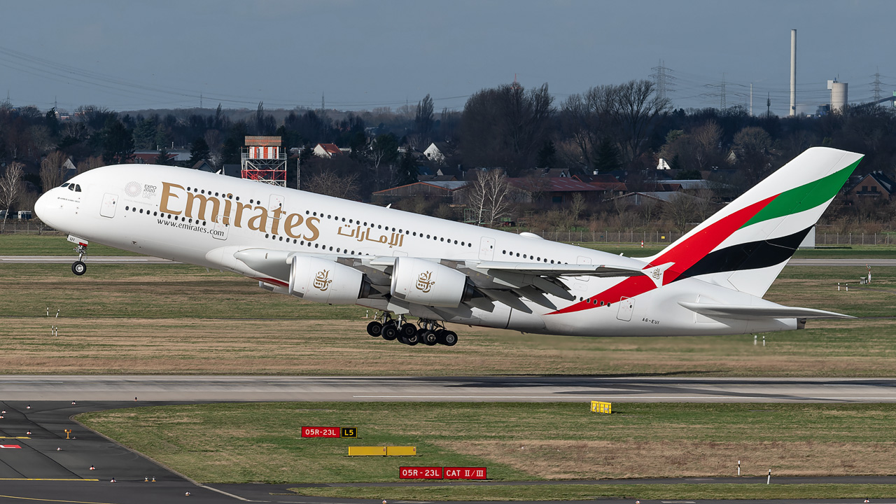 A6-EUI Emirates Airbus A380-800