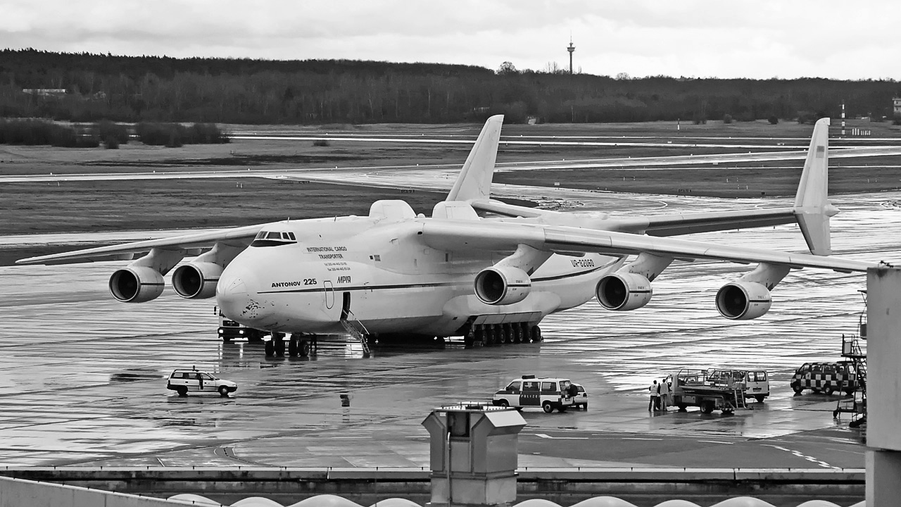 UR-82060 Antonov Design Bureau Antonov AN-225 Mriya