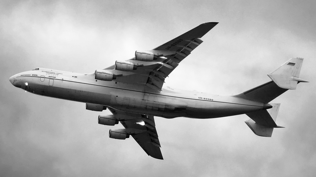 UR-82060 Antonov Design Bureau Antonov AN-225 Mriya